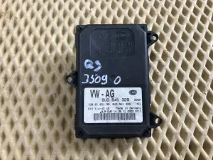 Блок управления светом Audi Q3 (8U) 2012-2018 Skoda Superb (3T) 2008-2015 Skoda Superb (3V) 2015-2023 VW EOS 2006-2015 VW Touareg 2010-2018 (8U0941329 АДАПТИВНЫМ ОСВЕЩЕНИЕМ) — фото 1