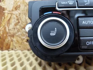 Блок управления климатической установкой VW Golf VI 2009-2013,Golf Plus 2005-2014,Jetta 2006-2011,Tiguan 2007-2011,Passat CC 2008-2017,Scirocco 2008-2017,Passat [B7] 2011-2015,Touran 2010-2016,Jetta 2011> (5K0907044ES) — фото 2