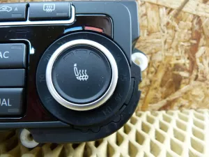 Блок управления климатической установкой VW Golf VI 2009-2013,Golf Plus 2005-2014,Jetta 2006-2011,Tiguan 2007-2011,Passat CC 2008-2017,Scirocco 2008-2017,Passat [B7] 2011-2015,Touran 2010-2016,Jetta 2011> (5K0907044ES) — фото 3