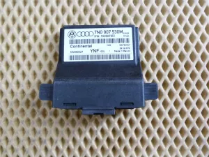 Блок электронный VW Golf VI 2009-2013,A3 [8PA] Sportback 2004-2013,Caddy III 2004-2015,Golf Plus 2005-2014,Golf V 2003-2009,Touran 2003-2010,A3 [8P1] 2003-2013,Octavia (A5 1Z-) 2004-2013,TT(8J) 2006-2015,EOS 2006-2015 (ДИАГНОСТИЧЕСКИЙ ИНТЕРФЕЙС ШИН ДАННЫХ 7N0907530M) — фото 1