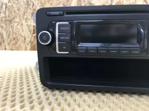 Магнитола VW Golf VI 2009-2013,Tiguan 2007-2011,EOS 2006-2015,Scirocco 2008-2017,Amarok 2010>,Passat [B7] 2011-2015,Jetta 2011> (5K0035156A) — фото 2