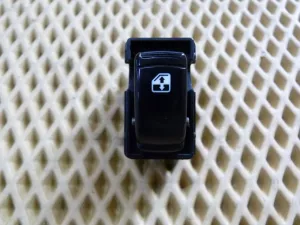 Кнопка стеклоподъемника Chevrolet Lacetti 2003-2013 (96417462) — фото 1