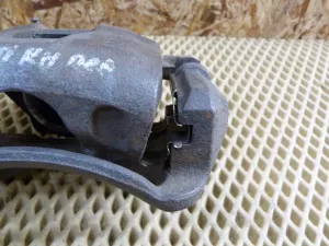 Суппорт тормозной передний правый Chevrolet Lacetti 2003-2013,Nubira 1997-1999,Aveo (T200) 2003-2008,Nubira 1999-2003,Gentra II 2013-2015,Nubira 2003-2007 (В СБОРЕ 96549789) — фото 4