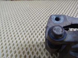 Суппорт тормозной передний правый Chevrolet Lacetti 2003-2013,Nubira 1997-1999,Aveo (T200) 2003-2008,Nubira 1999-2003,Gentra II 2013-2015,Nubira 2003-2007 (В СБОРЕ 96549789) — фото 12