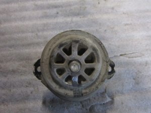 Опора двигателя VW Touareg 2002-2010,Q7 [4L] 2005-2015 (7L6199131A R=L 3.0L-4.2L) — фото 1