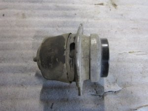 Опора двигателя VW Touareg 2002-2010,Q7 [4L] 2005-2015 (7L6199131A R=L 3.0L-4.2L) — фото 2