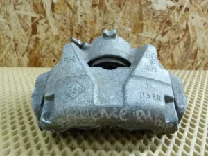 Суппорт тормозной передний правый Renault Megane III 2009-2016,Fluence 2010-2017,Scenic III 2009-2015,Duster 2012>,Kaptur 2016> (В СБОРЕ 410010303R) — фото 8