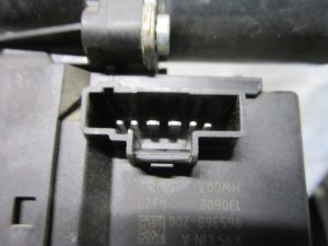 Моторчик стеклоподъемника передний правый Renault Megane III 2009-2016,Fluence 2010-2017 (807301111R) — фото 3