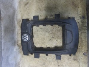 Накладка декоративная VW Touareg 2002-2010 (НА ДВИГАТЕЛЬ 4.2 V8 7L6103925) — фото 1