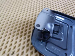 Лючок бензобака VW Touareg 2002-2010 (7L6809905B) — фото 8