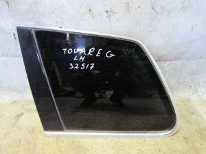 Стекло кузовное глухое левое VW Touareg 2002-2010 (С ХРОМОМ 7L6845297FR) — фото 1