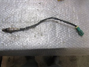 Датчик кислородный/Lambdasonde Ford,Volvo Focus II 2005-2008,Fusion 2002-2012,C-MAX 2003-2010,Fiesta 2001-2008,S40 2004-2012,V50 2004-2012,Galaxy 2006-2015,S-MAX 2006-2015,Mondeo IV 2007-2015,C30 2006-2013,Focus II 2008-2011,Focus III 2011> (ПЕРЕД КАТАЛИЗАТОРОМ ЗЕЛЕНЫЙ РАЗЪЕМ 3M519F472AC) — фото 1