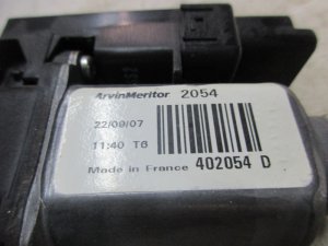 Моторчик стеклоподъемника Kia Ceed 2007-2012 (ПЕРЕДНИЙ ПРАВЫЙ 6 КОНТАКТОВ 824601H010) — фото 4