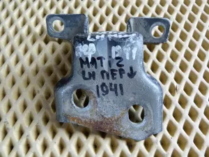 Петля двери передней левой нижняя Daewoo Matiz (M100/M150) 1998-2015 — фото 1