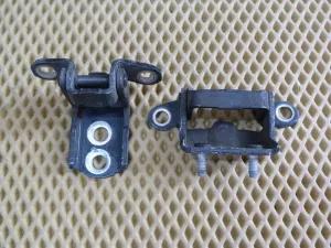 Петля двери задней левой Nissan Almera (G15) 2013-2018 (82401ED01A 82421ED01A) — фото 4