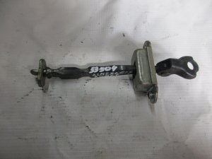 Ограничитель двери передней левой Nissan Almera (G15) 2013-2018 (80430EW000) — фото 1