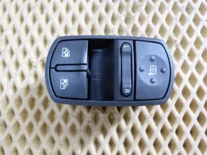 Блок управления стеклоподъемниками Opel Corsa D 2006-2015 (НА 2 ДВЕРИ + РЕГУЛИРОВКА ЗЕРКАЛ 13258521 6240509) — фото 1