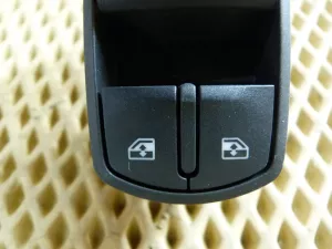 Блок управления стеклоподъемниками Opel Corsa D 2006-2015 (НА 2 ДВЕРИ + РЕГУЛИРОВКА ЗЕРКАЛ 13258521 6240509) — фото 3