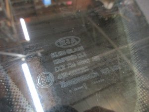 Стекло кузовное глухое левое Kia Ceed 2007-2012 (878101H000) — фото 3