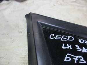 Стекло кузовное глухое левое Kia Ceed 2007-2012 (ХЕТЧБЭК 5 ДВЕРЕЙ 878101H000) — фото 4