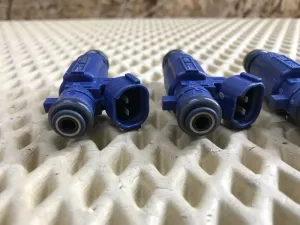 Форсунка инжекторная электрическая Hyundai Coupe (GK) 2002-2009 Hyundai Elantra 2000-2010 Hyundai Elantra 2006-2011 Hyundai Elantra 2011-2016 Hyundai Elantra 2016-2020 Hyundai i20 2008-2014 Hyundai i30 2007-2012 Hyundai i30 2012-2017 Hyundai ix20 2010-2019 Hyundai Solaris 2010-2017 Kia Carens 2006-2012 Kia Ceed 2007-2012 Kia Ceed 2012-2018 Kia Cerato 2004-2008 Kia Cerato 2009-2013 Kia Cerato 2013-2020 Kia RIO 2011-2017 Kia Soul 2009-2014 Kia Venga 2010-2018 (КОМПЛЕКТ 353102B000) — фото 4