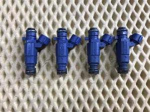 Форсунка инжекторная электрическая Hyundai Coupe (GK) 2002-2009 Hyundai Elantra 2000-2010 Hyundai Elantra 2006-2011 Hyundai Elantra 2011-2016 Hyundai Elantra 2016-2020 Hyundai i20 2008-2014 Hyundai i30 2007-2012 Hyundai i30 2012-2017 Hyundai ix20 2010-2019 Hyundai Solaris 2010-2017 Kia Carens 2006-2012 Kia Ceed 2007-2012 Kia Ceed 2012-2018 Kia Cerato 2004-2008 Kia Cerato 2009-2013 Kia Cerato 2013-2020 Kia RIO 2011-2017 Kia Soul 2009-2014 Kia Venga 2010-2018 (КОМПЛЕКТ 353102B000) — фото 1
