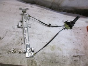 Стеклоподъемник механ. задний левый Renault Fluence 2010-2017 (827210016R) — фото 1