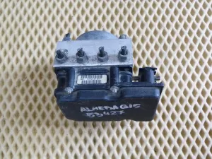 Блок ABS (насос) Nissan Almera (G15) 2013-2018 (476604AA0A) — фото 1