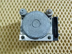 Блок ABS (насос) Nissan Almera (G15) 2013-2018 — фото 3