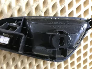 Ручка внутренняя двери Ford Focus III 2011> (AM51U22601BDW AM51U22601BEW) — фото 15