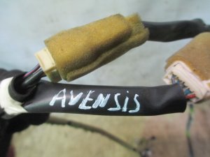 Проводка двери багажника Toyota Avensis II 2003-2008 (ДВЕРИ БАГАЖНИКА 8218505080) — фото 4
