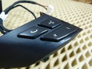 Блок кнопок в руль BMW 5-серия E60/E61 2003-2009 (В РУЛЕВОЕ КОЛЕСО 61316983296 61316983295) — фото 3