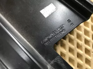 Накладка стойки двери задней правой Land Rover Range Rover III (LM) 2002-2012 (ПЕРЕДНЯЯ ВЕРТИКАЛЬНАЯ DDE000121PMD) — фото 13