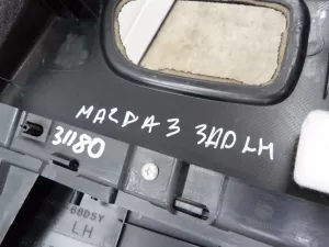 Обшивка двери задней левой Mazda 3 (BK) 2002-2009 (СЕДАН ХЕТЧБЭК ЭЛЕКТРИКА B36D6855YA02) — фото 26