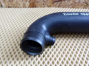 Патрубок воздушного фильтра VW Tiguan 2007-2011 (1K0129654AR) — фото 2