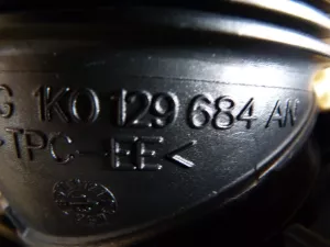 Патрубок воздушного фильтра VW Passat [B7] 2011-2015 (1K0129684AN) — фото 6