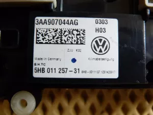 Блок управления климатической установкой VW Passat [B7] 2011-2015 (3AA907044AG) — фото 7