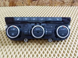 Блок управления климатической установкой VW Passat [B7] 2011-2015 (3AA907044AG) — фото 1