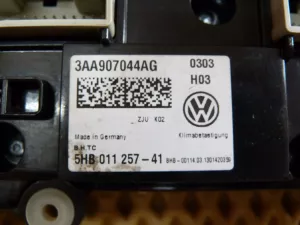 Блок управления климатической установкой VW Passat [B7] 2011-2015 (3AA907044AG) — фото 7