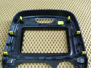 Накладка декоративная Renault Captur 2013-2019 (НА БЛОК КЛИМАТИЧЕСКОЙ УСТАНОВКИ И МАГНИТОЛУ 682705384R) — фото 8