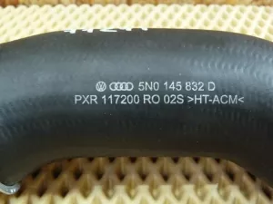 Патрубок интеркулера VW Tiguan 2007-2011 VW Tiguan 2011-2016 (5N0145832D) — фото 5