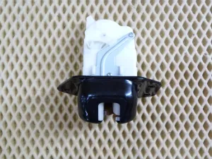 Замок багажника Nissan Skyline Crossover 2009-2016 Infiniti EX/QX50 (J50) 2008-2017 (905021BA0A) — фото 4