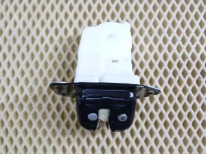 Замок багажника Nissan Skyline Crossover 2009-2016 Infiniti EX/QX50 (J50) 2008-2017 (905021BA0A) — фото 2