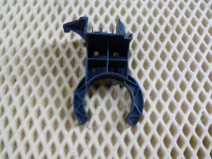Кронштейн VW Tiguan 2007-2011 (БАЧКА ОМЫВАТЕЛЯ ЛОБОВОГО СТЕКЛА 5N0955195) — фото 1