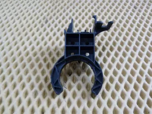Кронштейн VW Tiguan 2007-2011 (БАЧКА ОМЫВАТЕЛЯ ЛОБОВОГО СТЕКЛА 5N0955195) — фото 1