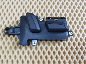 Кнопка регулировки сиденья VW Passat CC 2008-2017 VW Tiguan 2011-2016 (8K0959748B) — фото 1