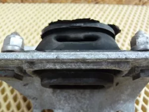 Опора двигателя левая Renault Captur 2013-2019 (112228880R 112205217R) — фото 3