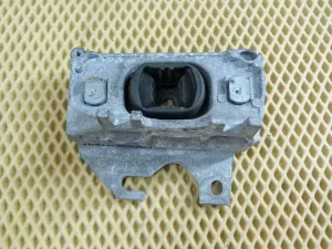 Опора двигателя левая Renault Captur 2013-2019 (112228880R 112205217R) — фото 4
