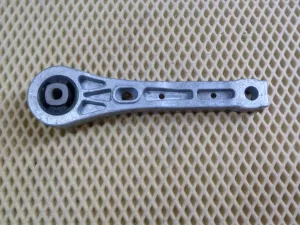 Опора двигателя задняя Audi Q3 (8U) 2012-2018 VW Passat [B6] 2005-2010 VW Passat CC 2008-2017 VW Tiguan 2007-2011 VW Tiguan 2011-2016 (3C0199855M) — фото 4
