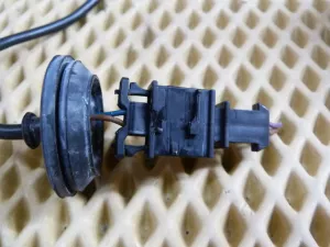 Активатор замка крышки бензобака VW Golf V 2003-2009 VW Golf VI 2009-2013 VW Scirocco 2008-2017 VW Tiguan 2007-2011 VW Tiguan 2011-2016 (5N0810773E) — фото 4